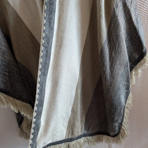 Tresart Cache Alpaca Blend Hooded Open Front Poncho Cape Neutral One Size Fall - Picture 10 of 13